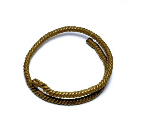 Koperen vrouwenarmband voor bovenarm