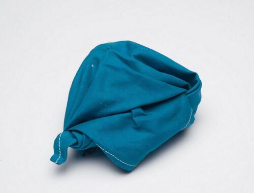Model van een Surinaams-Creoolse hoofddoek