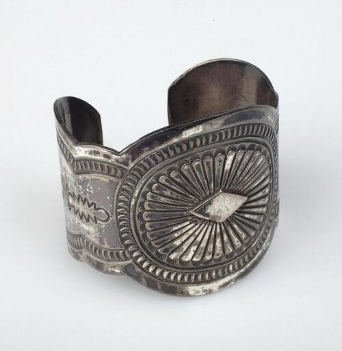Arm band