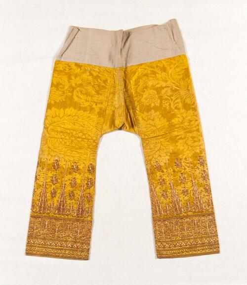 Broek, onderdeel van bruidskleding