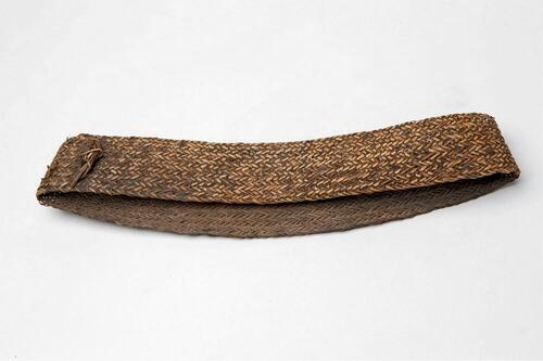 Buikband van gevlochten rotan