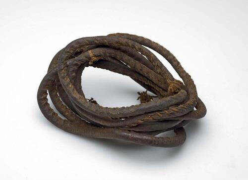 Leren armband met amuletwaarde