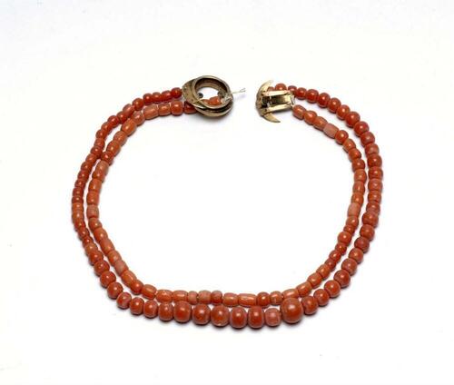 Bloedkoralen armband met gouden sluiting