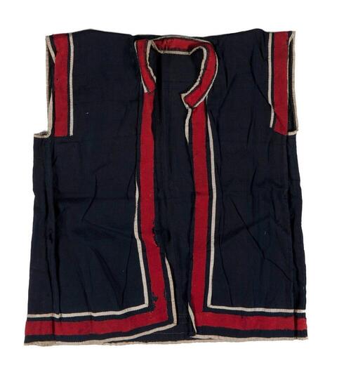 Onderhemd, onderdeel van feestkleding
