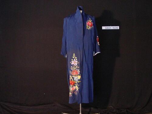 Geborduurde vrouwenkimono van kunstzijde