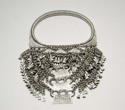 Aluminium halssieraad, met schakels en hangers