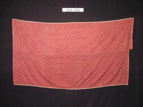 Zijden sarong versierd met ornament van gouddraad