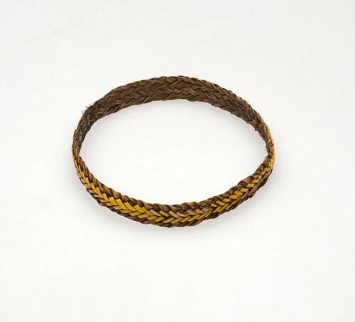Armband van gevlochten rotan