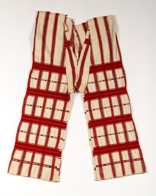 Witte broek met rode ruitjesmotief