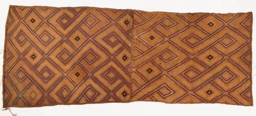 Raffia weefsel, geborduurd met geometrische motieven