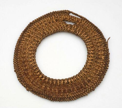 Armband van gevlochten rotan