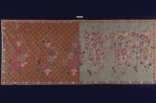 Wikkelrok met bloemen, vlinders, vogels op verschillende geometrische achtergronden