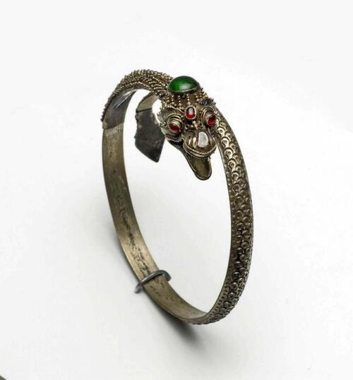 Zilveren slangenarmband met naga