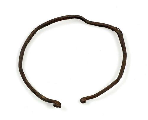 Smeedijzeren armband, in het gevecht gebruikt