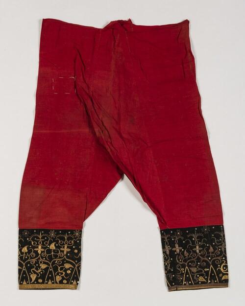 Broek, onderdeel van bruidskleding