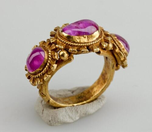 Finger ring