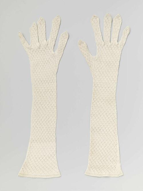Pair of gloves