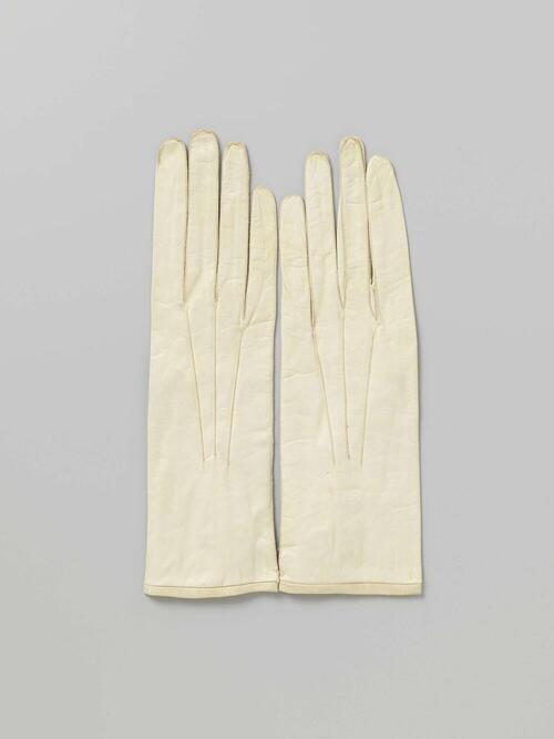 Visitehandschoen van wit glacéleer