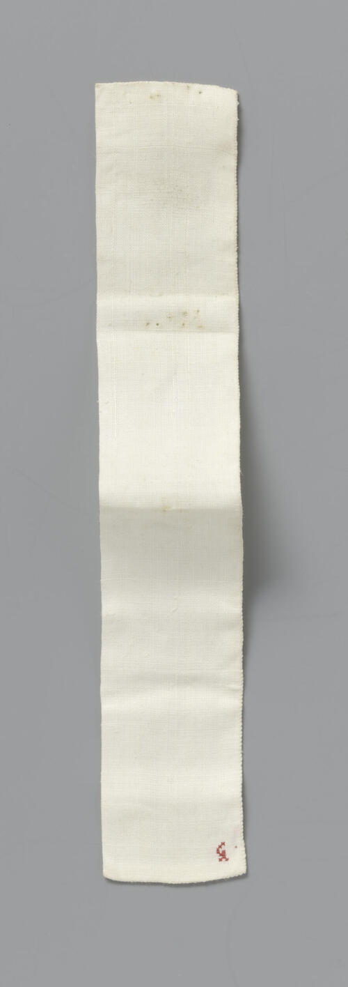 Doek, lap of windsel van linnen, dubbelgevouwen en vastgenaaid