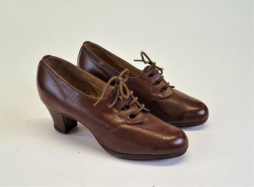 Dames schoenen, pumps van bruin leer