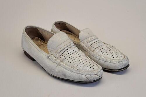 Heren schoenen, instappers van wit leer