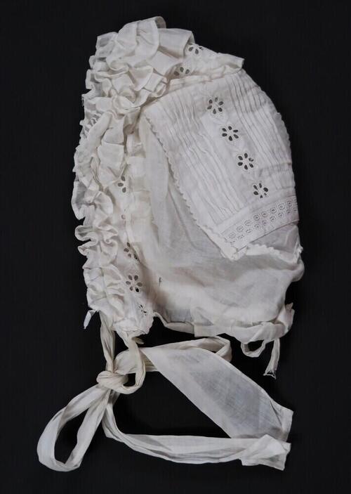 Muts met broderie
